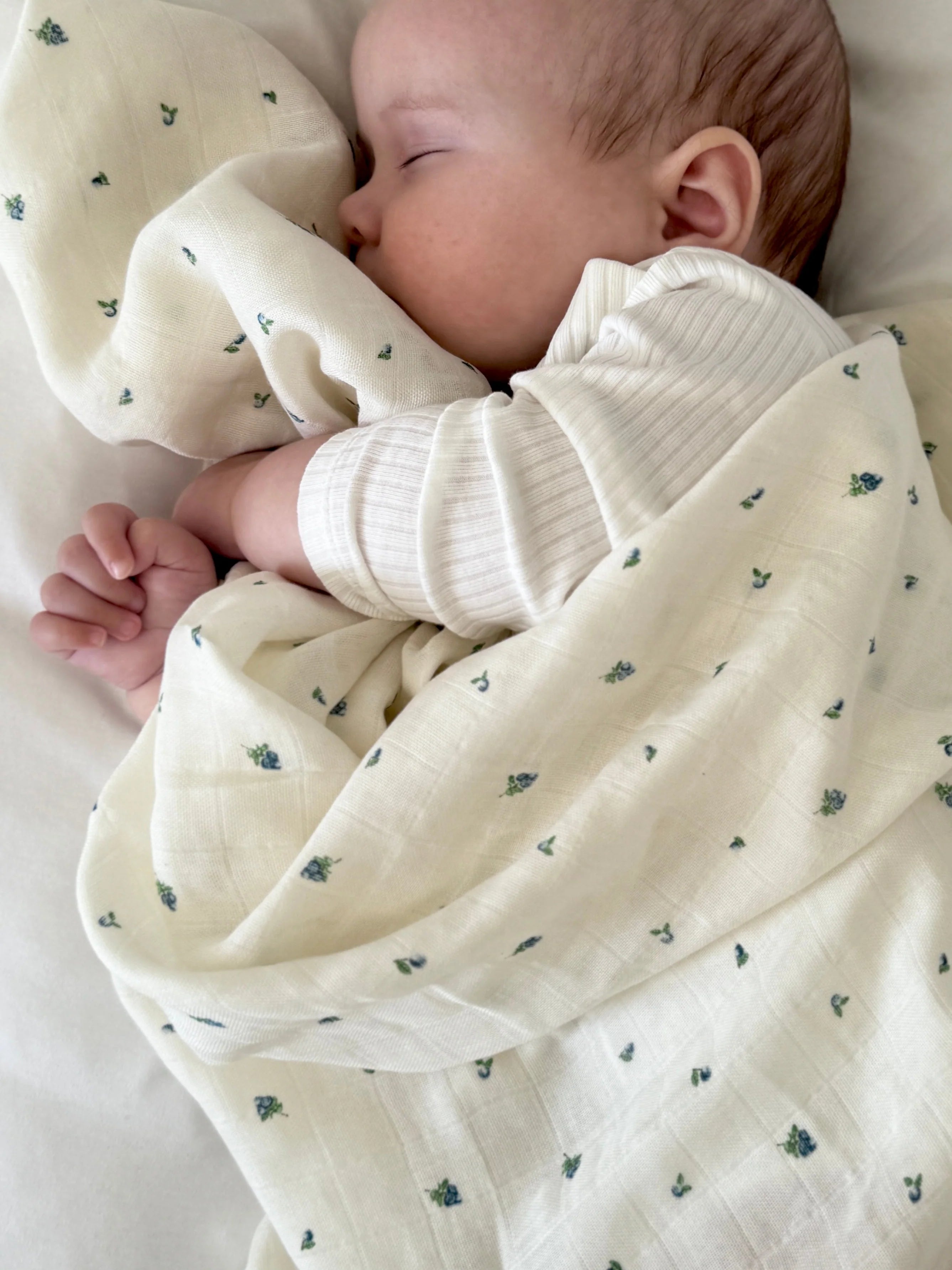 Muslin Blanket Berry Blue