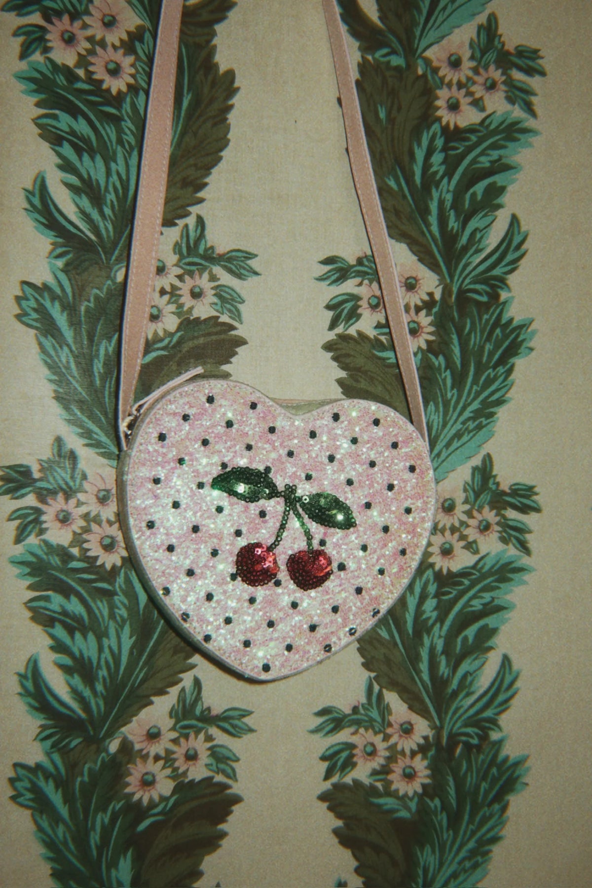 Tut Shoulder Bag Cherry