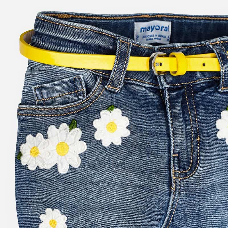Jeans med blomsterbroderi