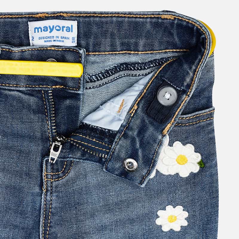 Jeans med blomsterbroderi